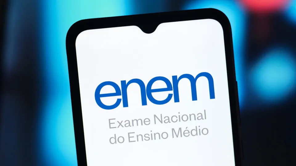 Enem 2025 tem dez redações nota mil, menor marca da história da prova