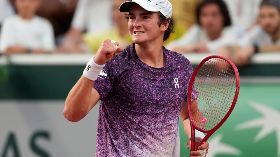 Fonseca tenta repetir estratégia, mas desiste pela 1ª vez de um Grand Slam