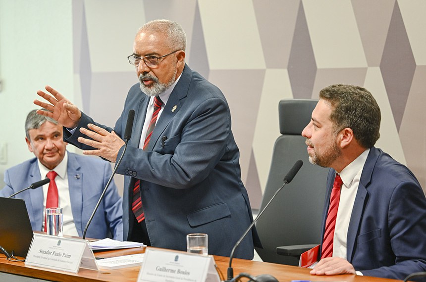 Debate a pedido de Paulo Paim sobre fiscalização de políticas sociais do governo