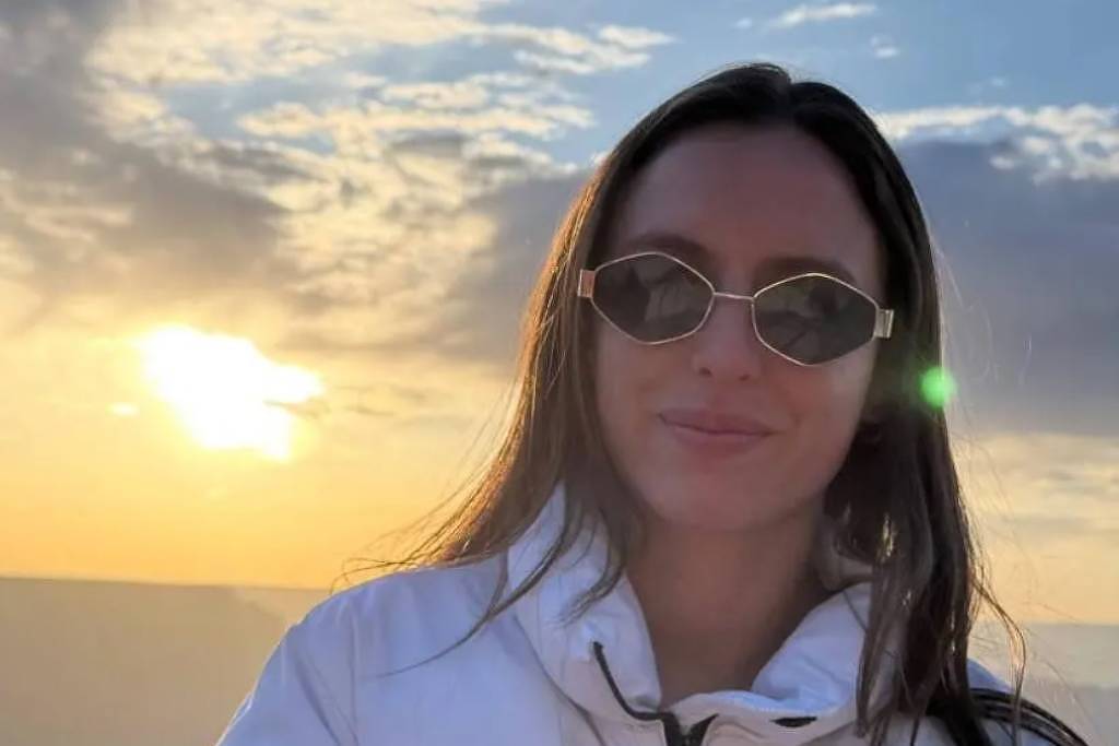 Atriz brasileira foi presa pelo ICE no aeroporto de Los Angeles e está detida há mais de um mês