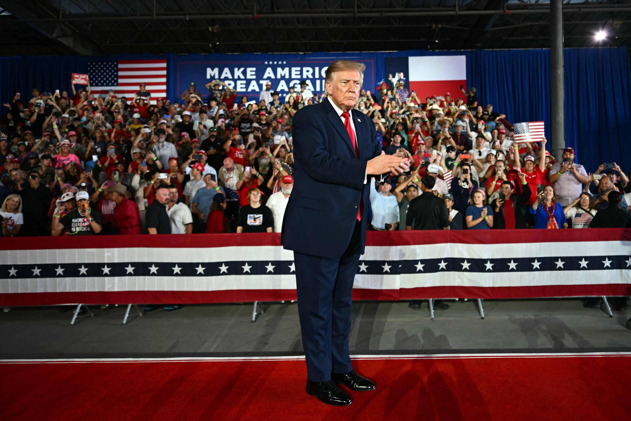 Trump volta a dizer, sem provas, que eleições brasileiras foram fraudadas